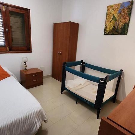 אגאטה Los Nudos, Acogedor Apartamento Con Patio Privado. מראה חיצוני תמונה